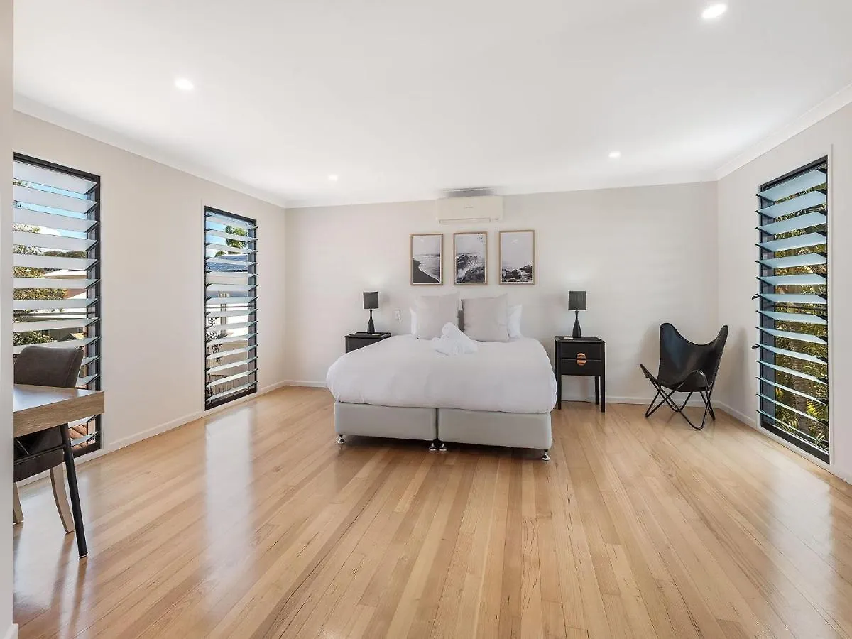 22 Seaview Terrace Moffat Beach Caloundra 0*,  Avustralya