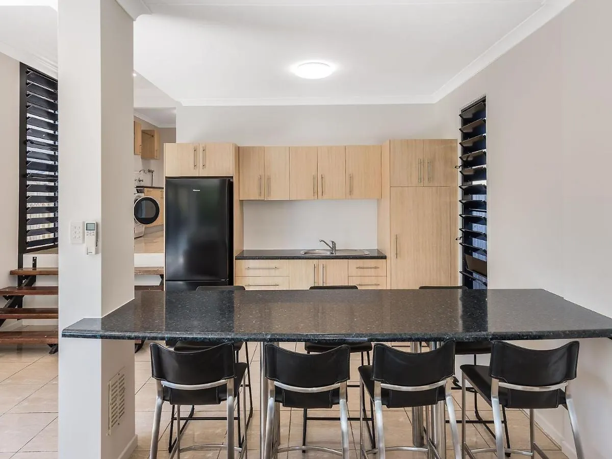 22 Seaview Terrace Moffat Beach Caloundra Tatil Evi